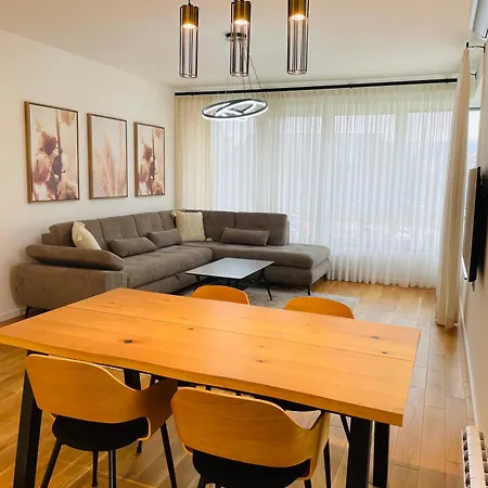 Dinka Park Apartmán *